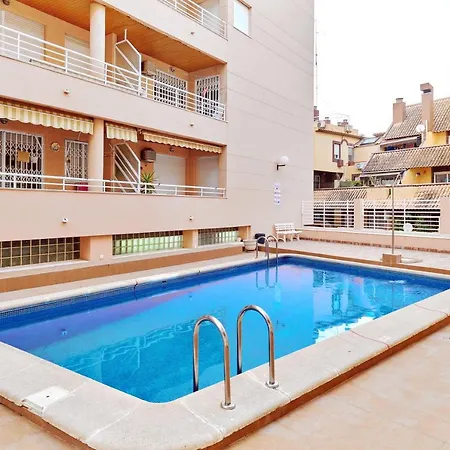 公寓 Lovely Sunny With Shared Pool And Private Parking